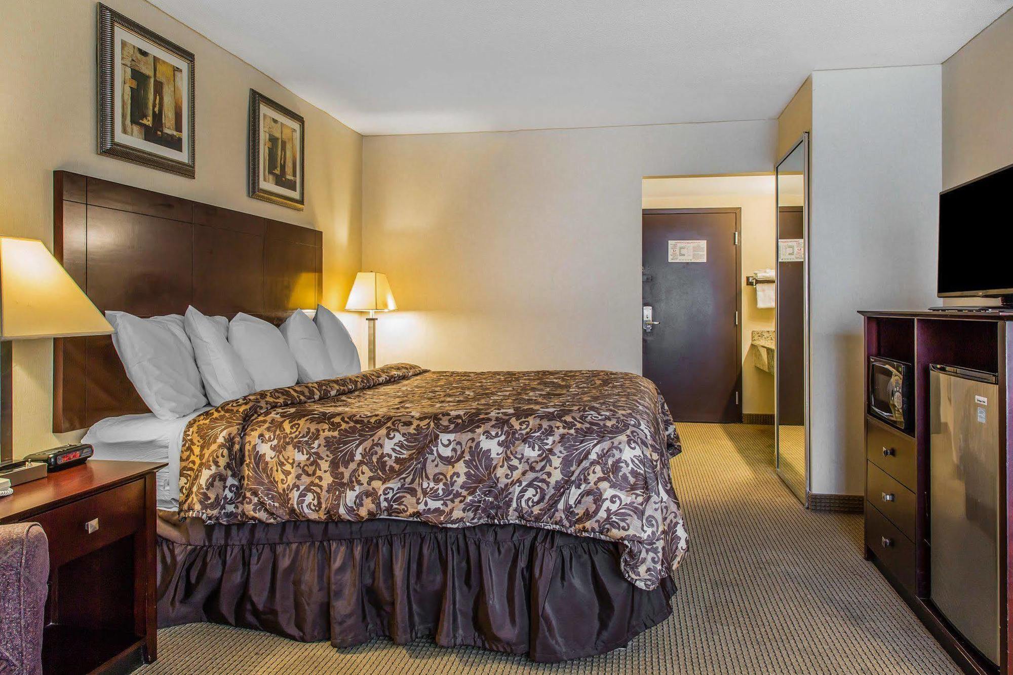 Quality Inn Plainfield I-395 Εξωτερικό φωτογραφία