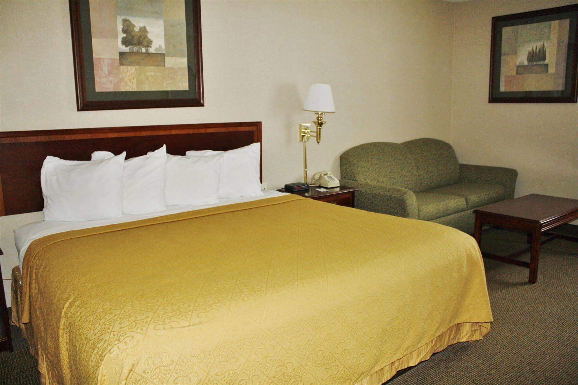 Quality Inn Plainfield I-395 Εξωτερικό φωτογραφία