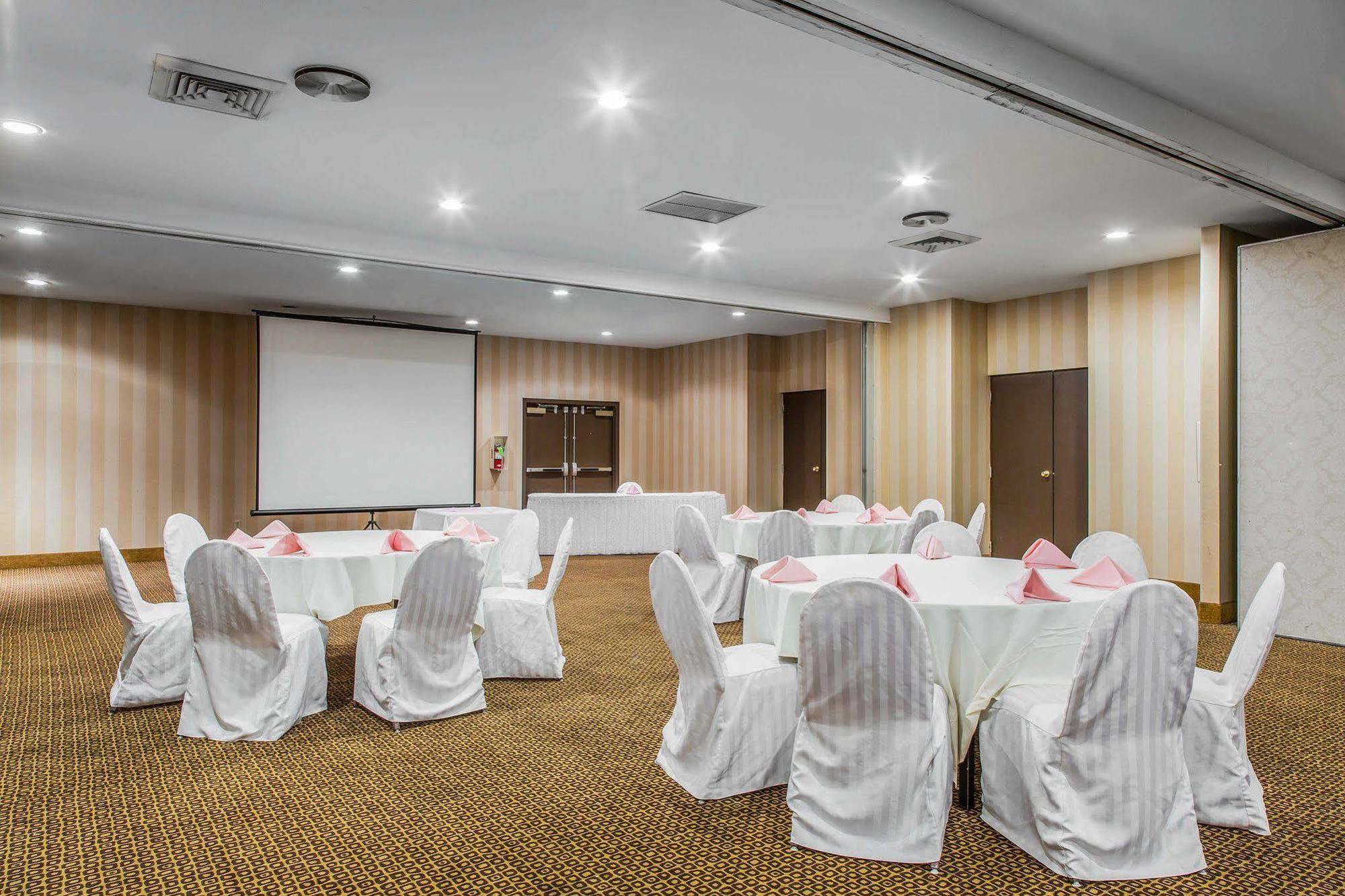 Quality Inn Plainfield I-395 Εξωτερικό φωτογραφία