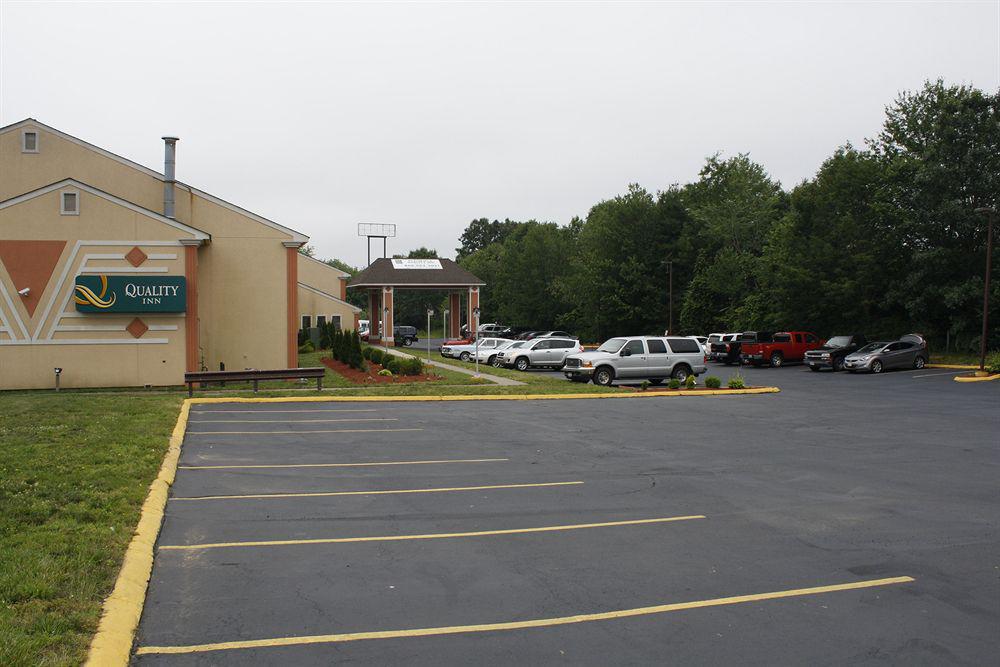 Quality Inn Plainfield I-395 Εξωτερικό φωτογραφία